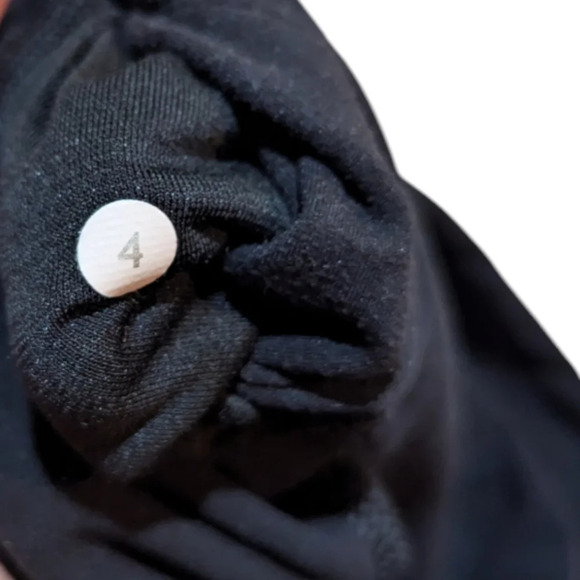 Lululemon Leggings Women's Capri Yoga, Training & Gym Black Size 4 - Picture 4 of 4